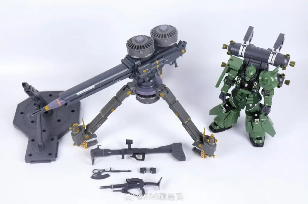 leien-model-1-100-psycho-zaku-ver-ka-big-gun-v0-7n4guydy4yeh1.webp